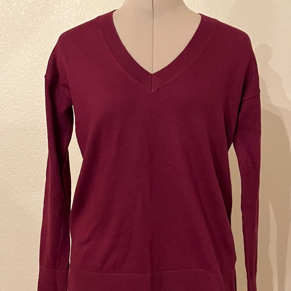 Banana Republic XS Sweater in wine